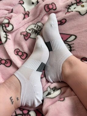 White Cotton No Show Socks